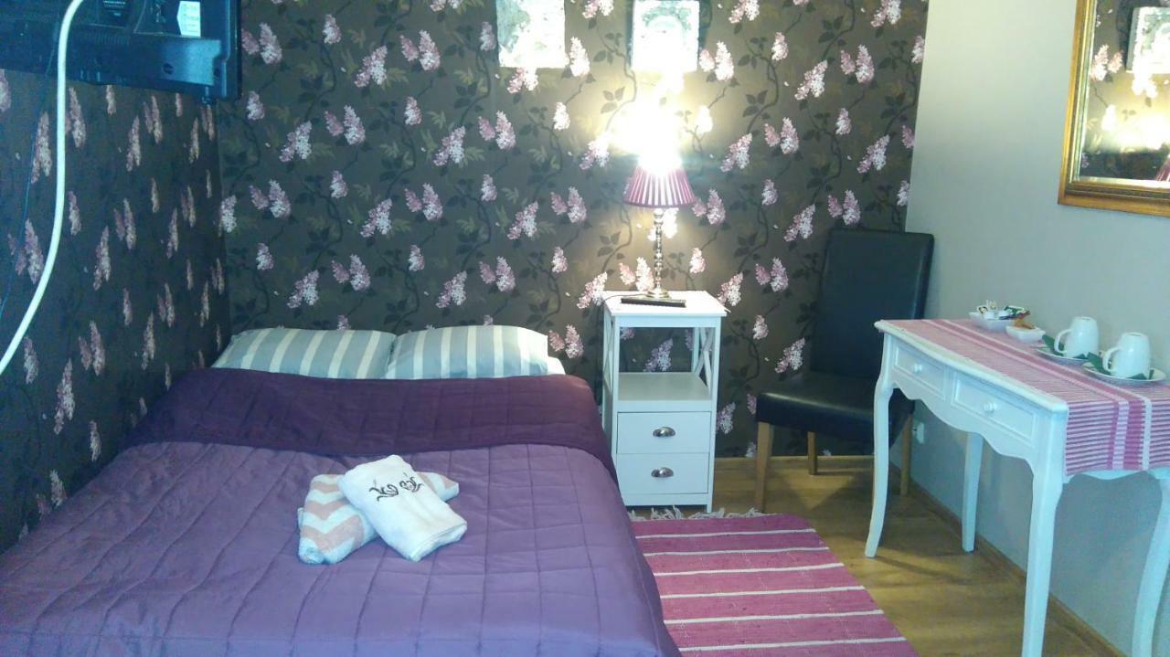 Gosciniec Ella Inn Lipniki Lipniki  エクステリア 写真